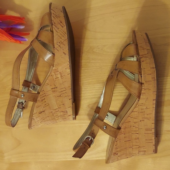 Guess Kayce Faux Leather and Cork Platform Wedge Sandals Size 9.5 Tan Nude - Picture 7 of 16